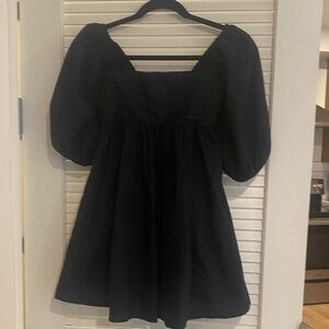 Abercrombie & Fitch Black puffy Sleeve Dress size XSP like new. No lining.